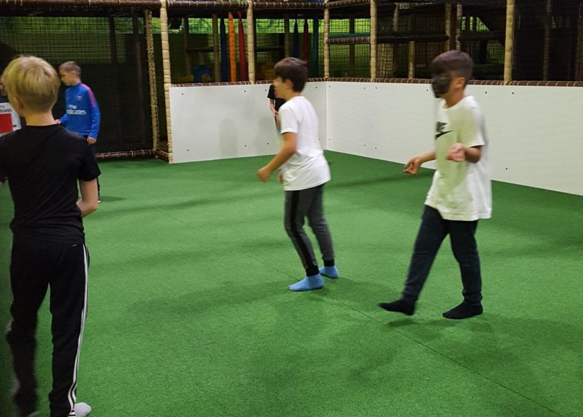 TobiDu_Indoorspielplatz_Stuttgart_Fellbach_Soccerfeld02